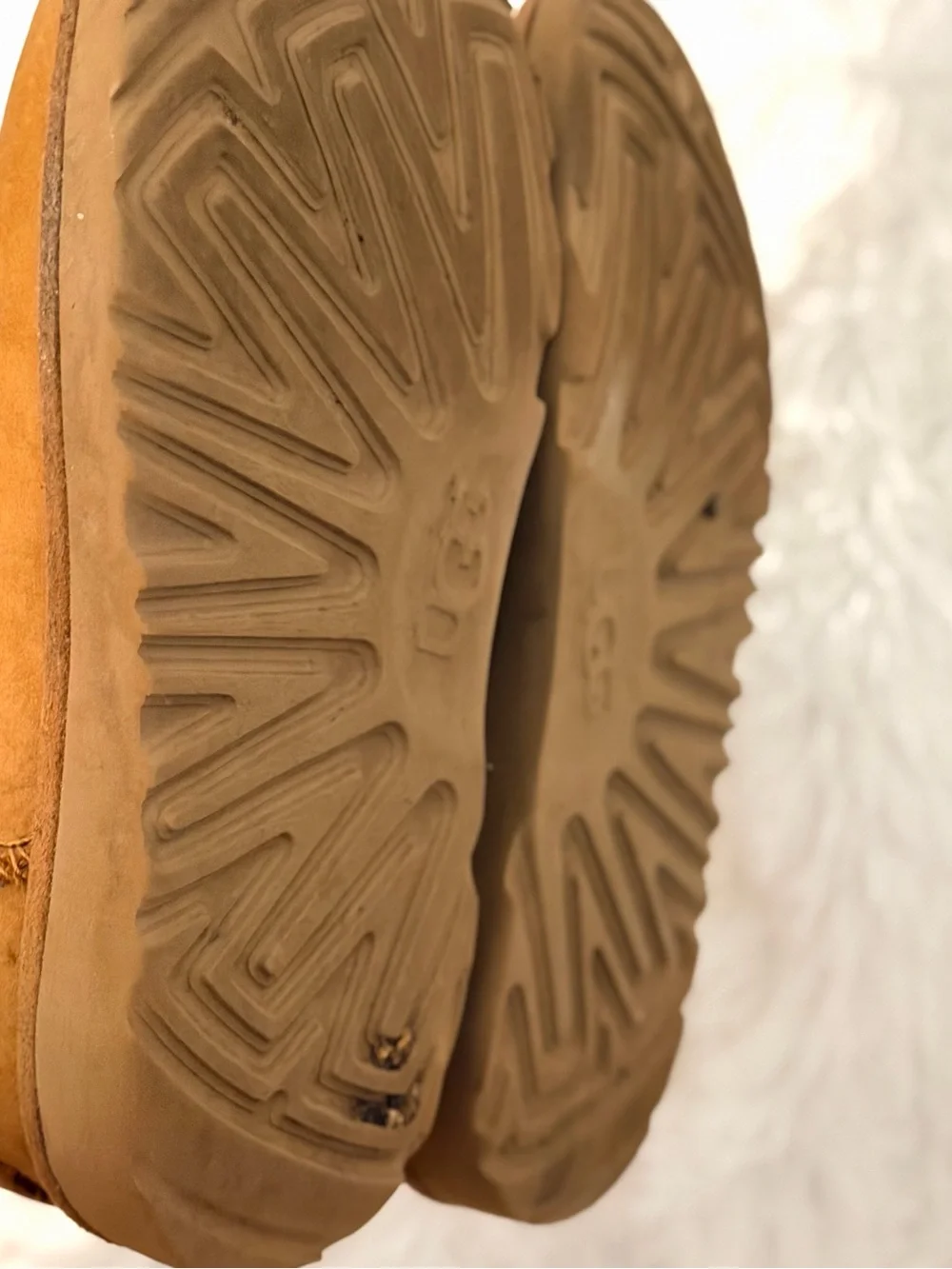 UGG Kids Classic Shearling Lined Slippers - Chestnut